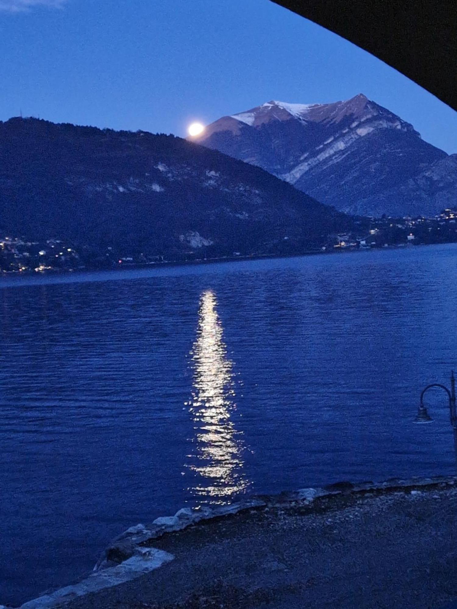 Foresteria Lombarda La Spiaggia Lierna Bagian luar foto