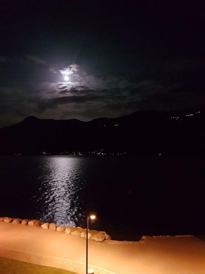 Foresteria Lombarda La Spiaggia Lierna Bagian luar foto