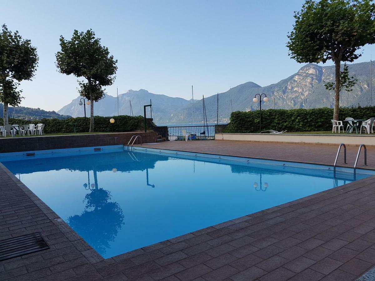 Foresteria Lombarda La Spiaggia Lierna Bagian luar foto
